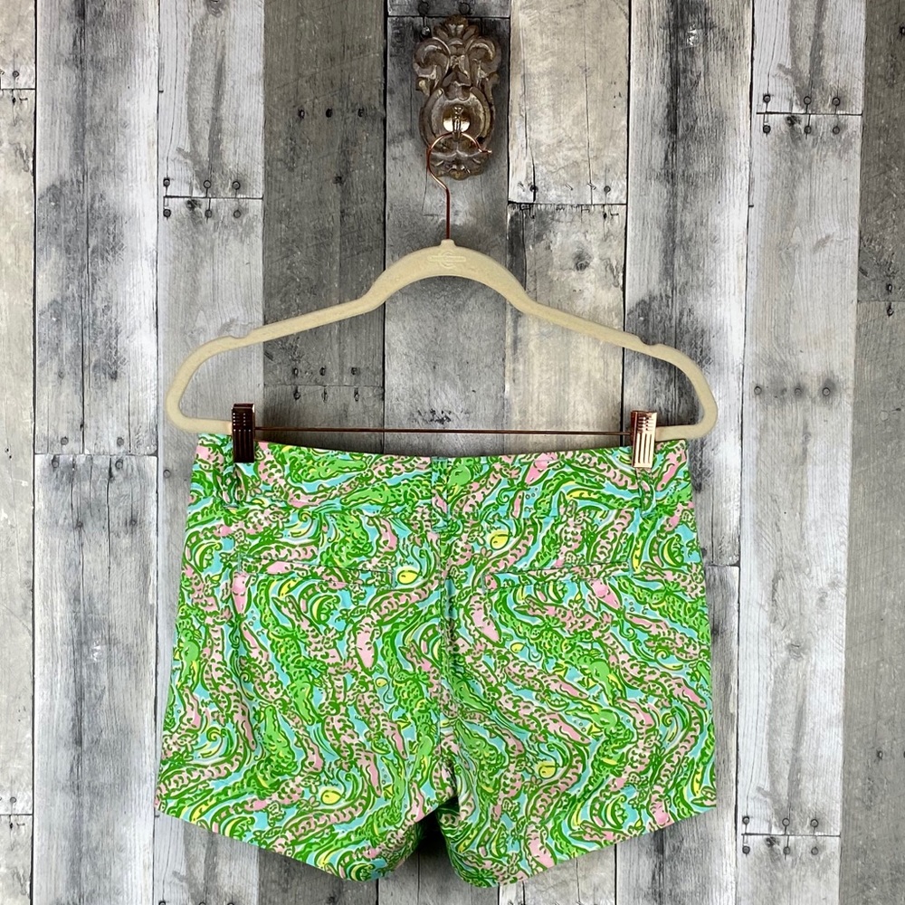 Lilly Pulitzer The Callahan Short 2 Chomp Gator - Picture 2 of 8